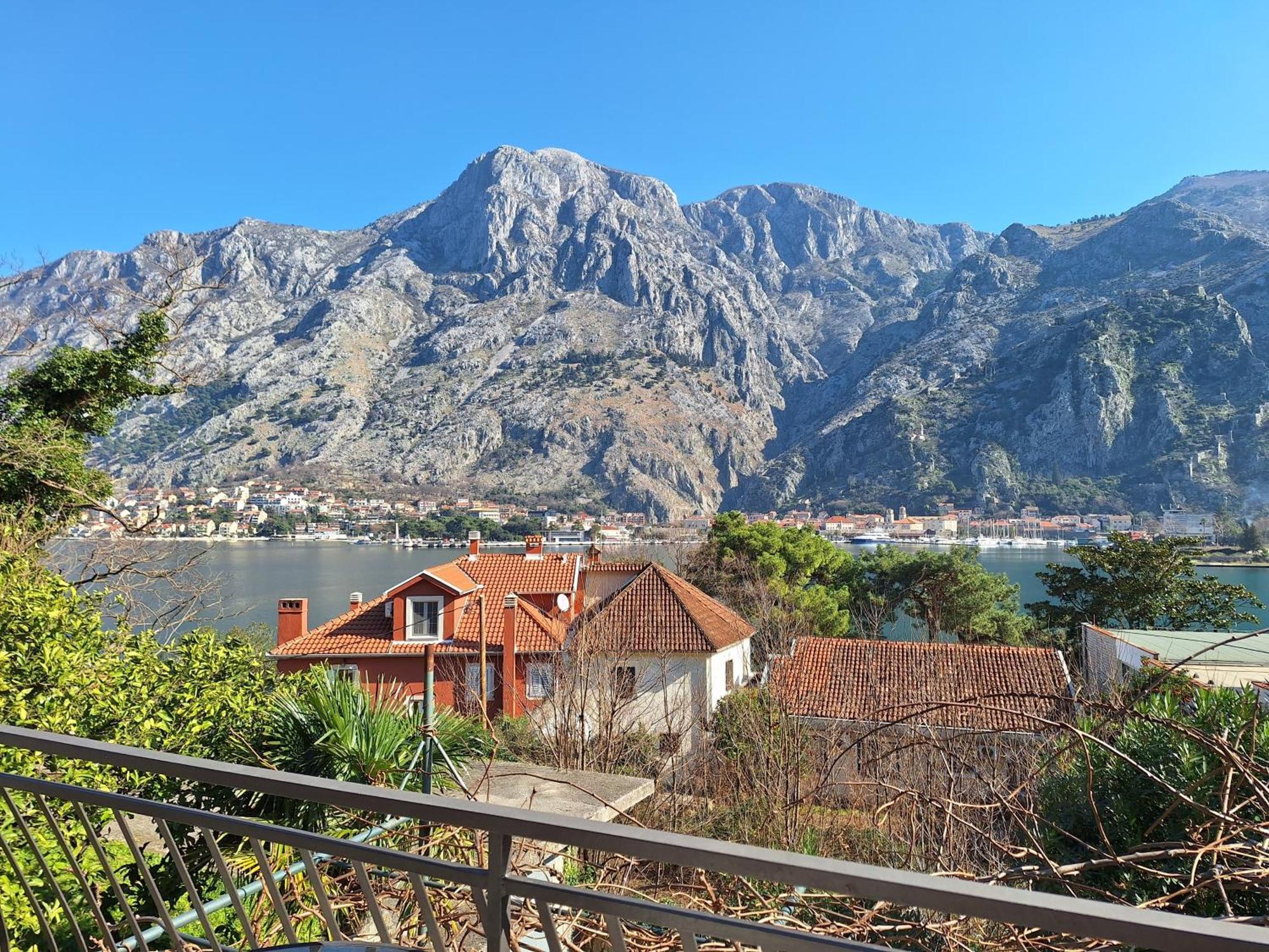 M&B Apartment Kotor Buitenkant foto