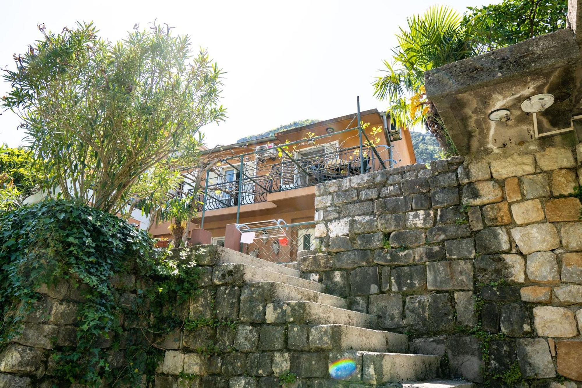 M&B Apartment Kotor Buitenkant foto